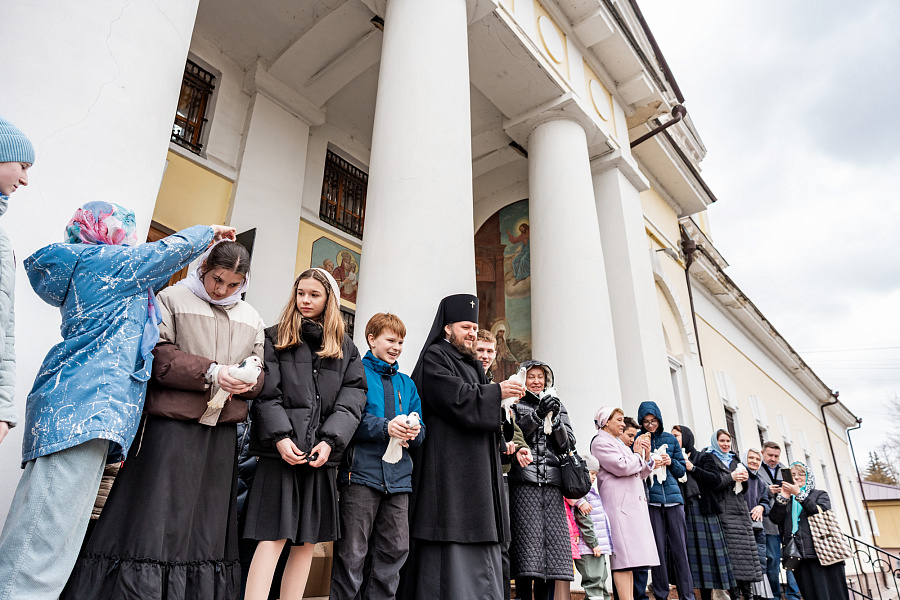 Божественная литургия в Троицком кафедральном соборе Подольска в день праздника Благовещения Пресвятой Богородицы